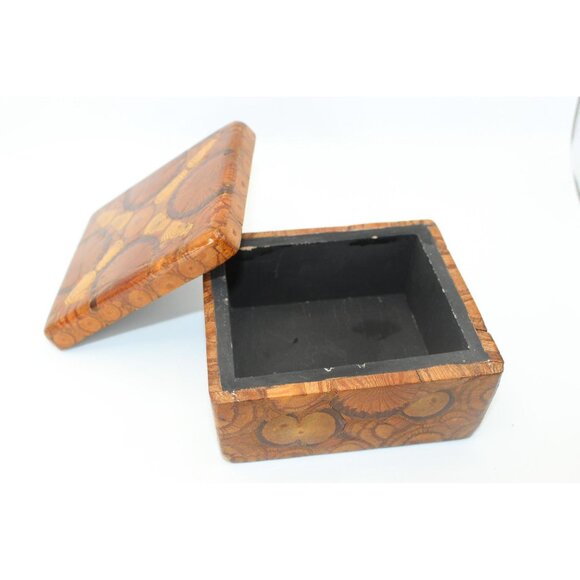 Vintage Wood Slice Mosaic Box: Rustic Mid-Century Folk Art Storage - Picture 4 of 8